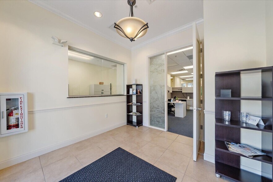 More Photos Of 5601-5605 Marquesas Cir, Sarasota Office For Sale