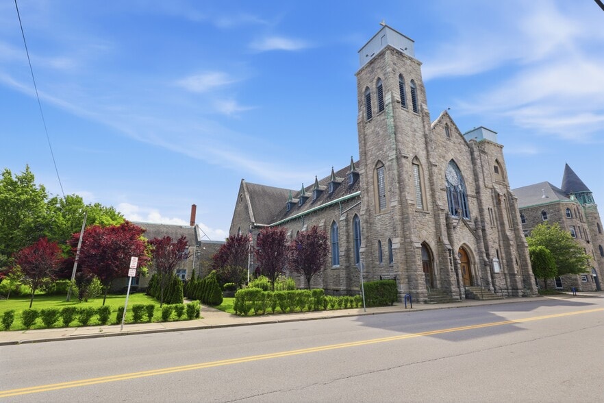 More Photos Of 193 Elk St, Buffalo Religious Facility For Sale