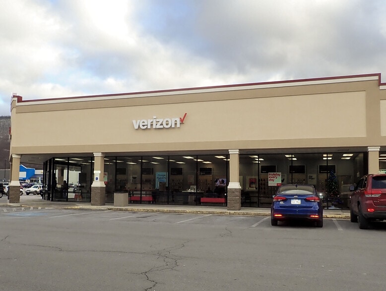 More Photos Of 4001-4039 College Ave, Bluefield Unknown For Lease