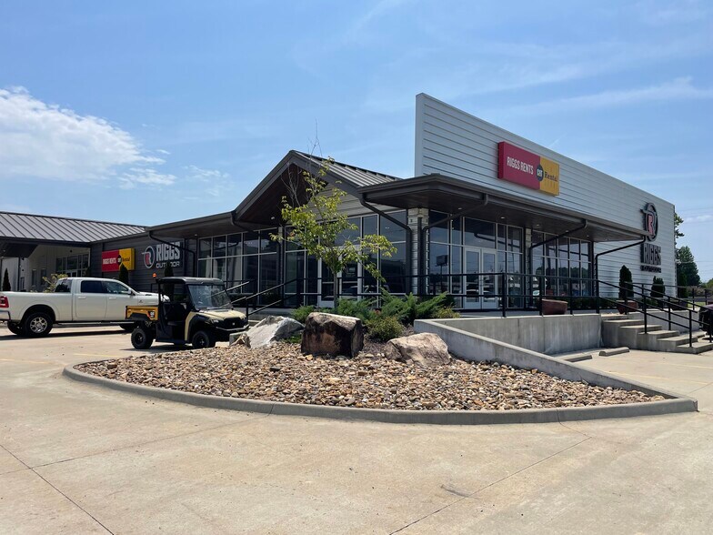 More Photos Of 20453 Interstate 30 S, Benton Flex For Lease