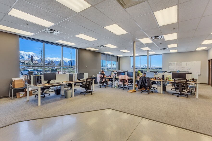 More Photos Of 1020 W 600 S, Lindon Warehouse For Lease