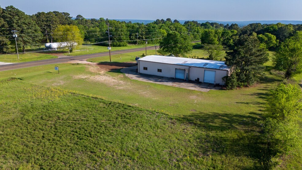 More Photos Of 4133 Loop 343, Rusk Manufacturing For Sale