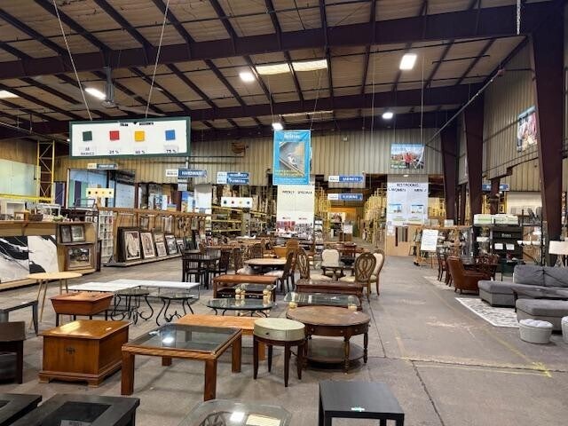 More Photos Of 2060 Couch Dr, McKinney Industrial For Sale