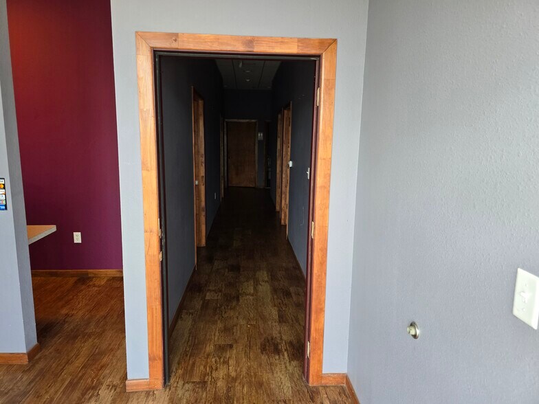 More Photos Of 1220-1222 W Hurst Blvd, Hurst Unknown For Lease