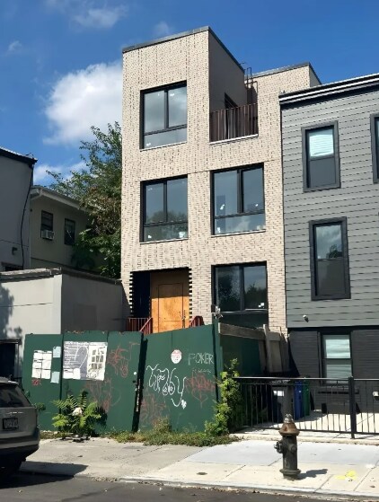 More Photos Of 747 Monroe St, Brooklyn Apartments For Sale