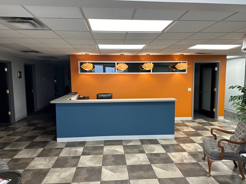 More Photos Of 34 W Rampart St, Shelbyville Storefront Retail Office For Sale