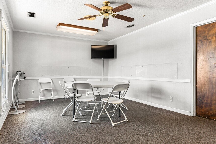 More Photos Of 450 North St, Bamberg Medical For Sale