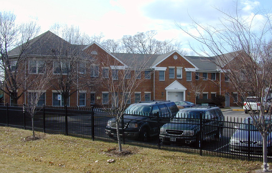 Primary Photo Of 1831 Forest Dr, Annapolis Office For Sale