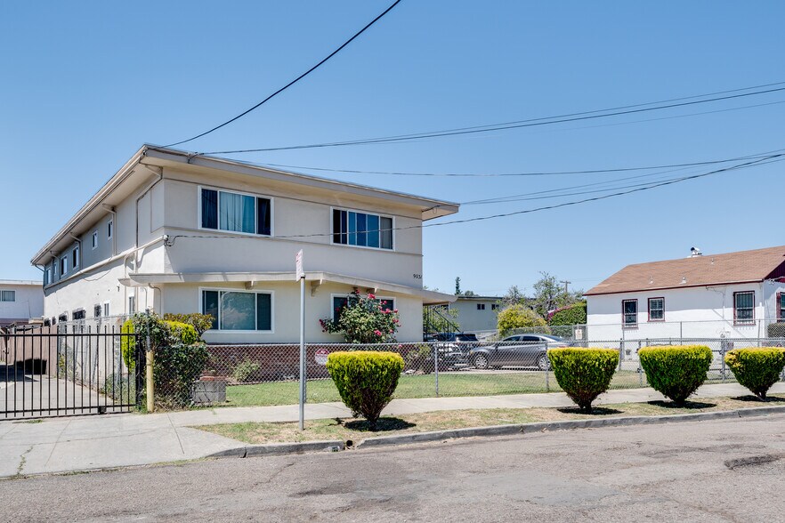 More Photos Of 9031 Hillside St, Oakland Apartments For Sale