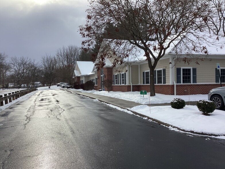 More Photos Of 271 Marsh Rd, Pittsford Office For Lease