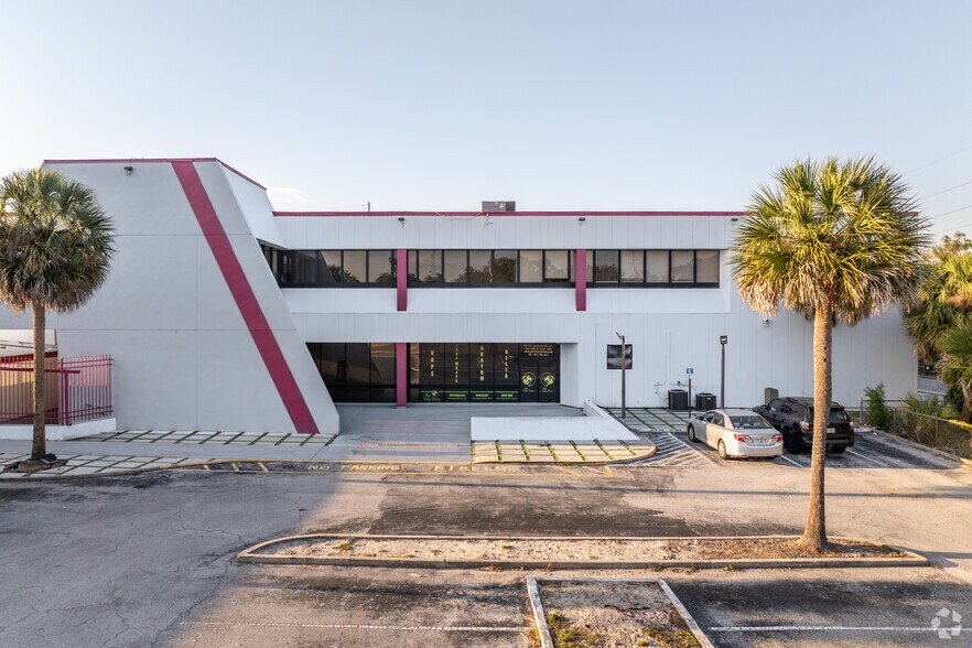 More Photos Of 927 Fern St, Altamonte Springs Light Manufacturing For Lease