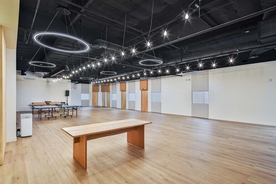 More Photos Of 2250 Maple Ave, Los Angeles Warehouse For Sale