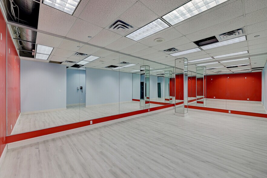 More Photos Of 7000 Hollister St, Houston Office For Sale