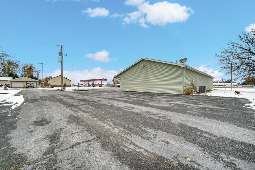 More Photos Of 165 E Robbins St, Wheatfield Medical For Sale