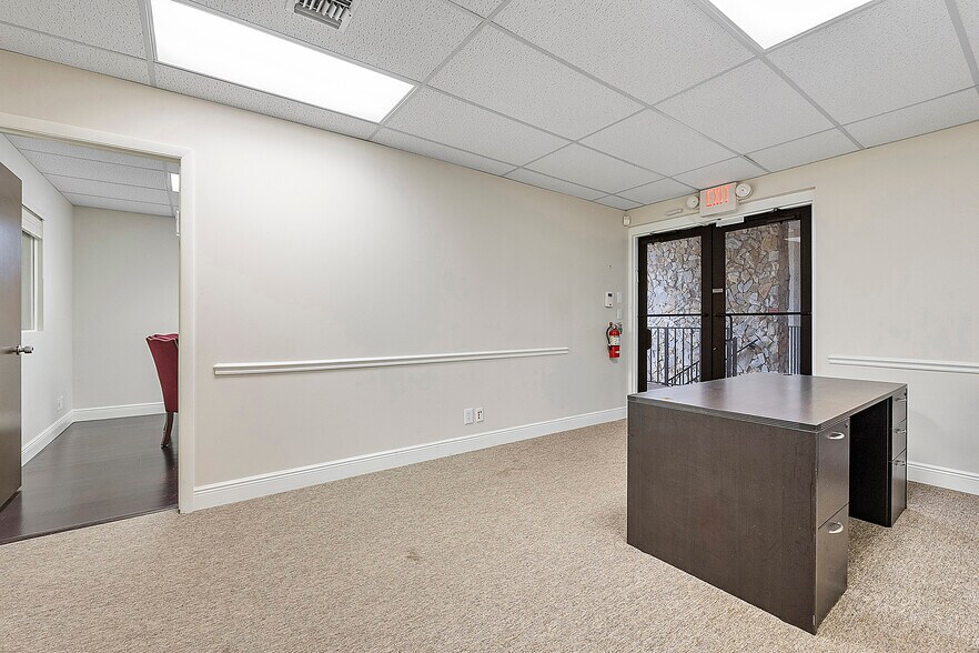 More Photos Of 2699 Stirling Rd, Fort Lauderdale Office For Sale