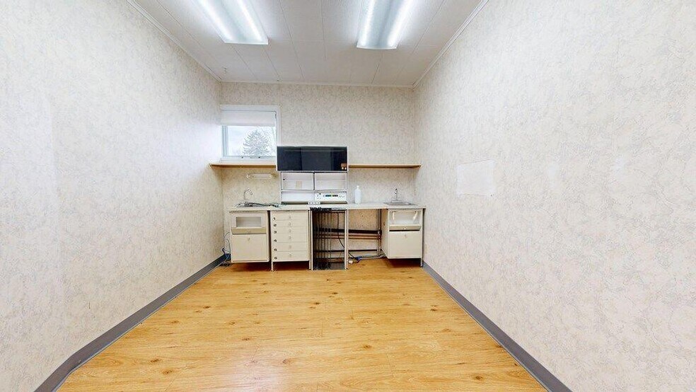 More Photos Of 70 W Smiley Ave, Shelby Medical For Sale