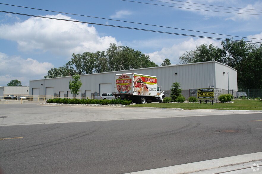 More Photos Of 810 Filley St, Lansing Warehouse For Lease