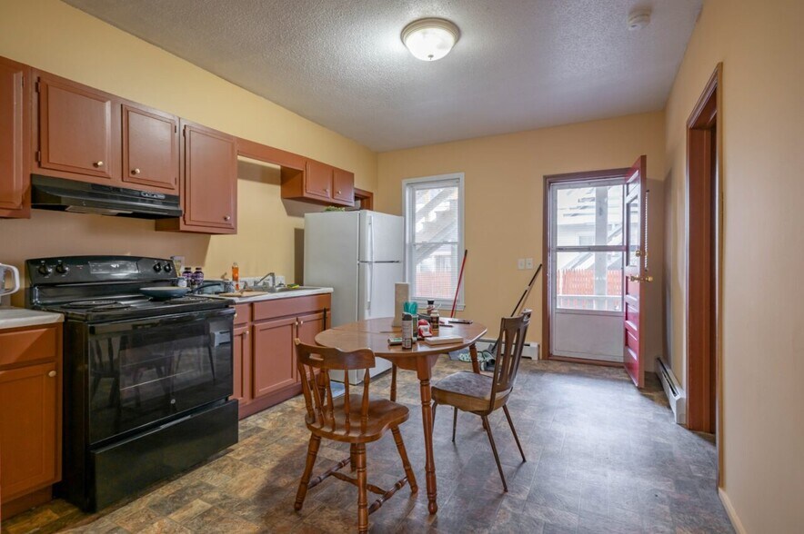 More Photos Of 395 Lake Ave, Manchester Apartments For Sale