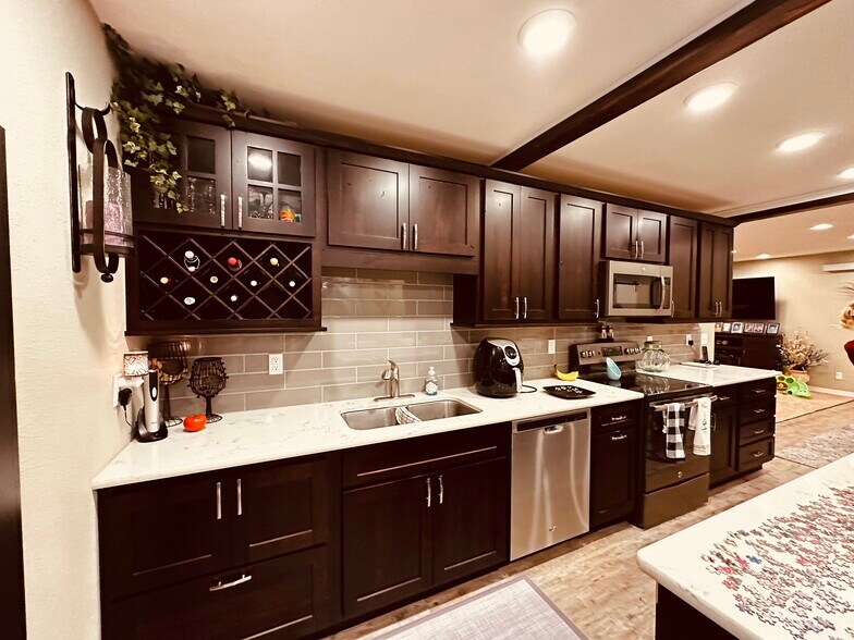 More Photos Of 107 E Main St, Bison Hotel For Sale