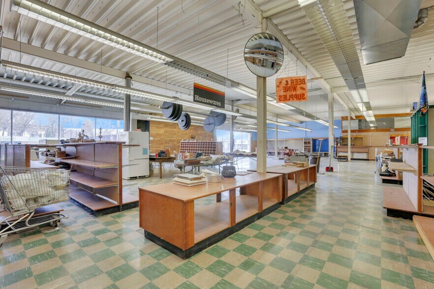 More Photos Of , Lancaster General Retail For Sale