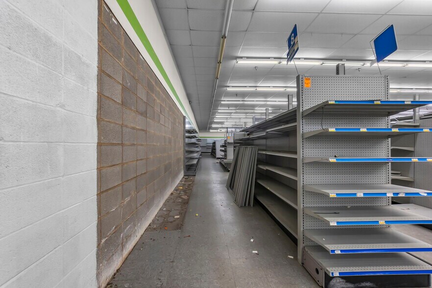 More Photos Of 121 S Sprigg St, Cape Girardeau Supermarket For Sale