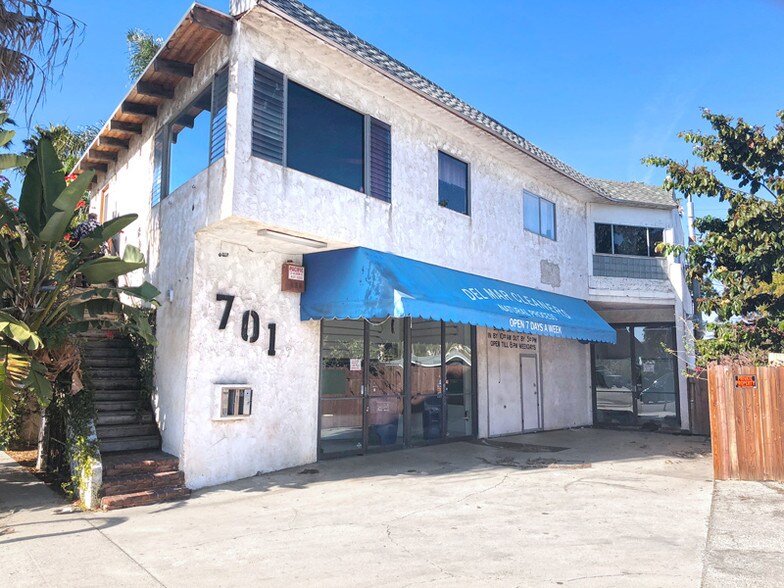 More Photos Of 685 Oxford Ave, Venice Freestanding For Sale