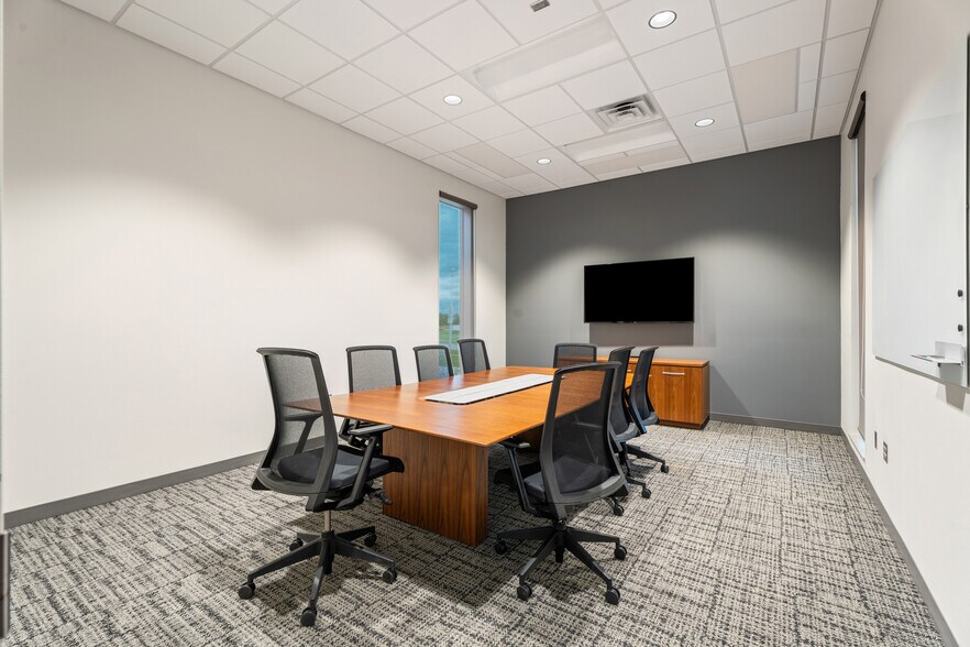 More Photos Of 1012 Princeton St, Vermillion Office For Sale