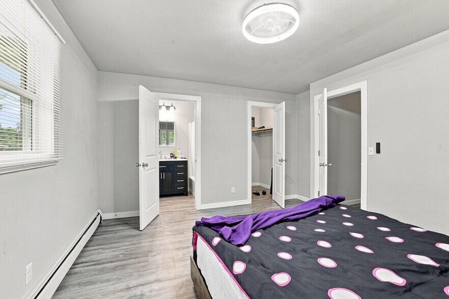 More Photos Of 415 W Fulton St, Waupaca Apartments For Sale