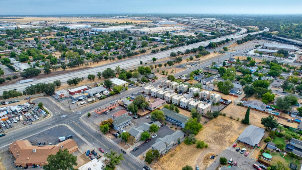 More Photos Of 3732-3736 Astoria St, Sacramento Apartments For Sale