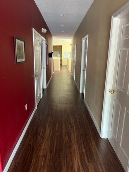 More Photos Of 18922 N Dale Mabry Hwy, Lutz Office For Lease