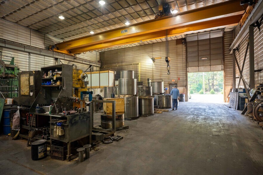 More Photos Of 162 Chapman Rd, Pleasantville Manufacturing For Sale