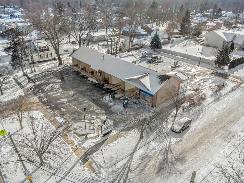 More Photos Of 25957 Gibraltar Rd, Flat Rock Carwash For Sale