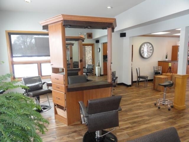 More Photos Of 6562 Lake Rd, Windsor Storefront Retail Office For Sale