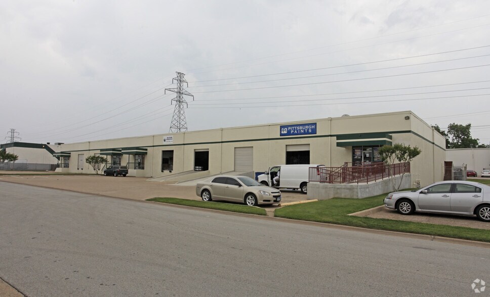 Primary Photo Of 7437-7445 Tower St, Richland Hills Showroom For Lease