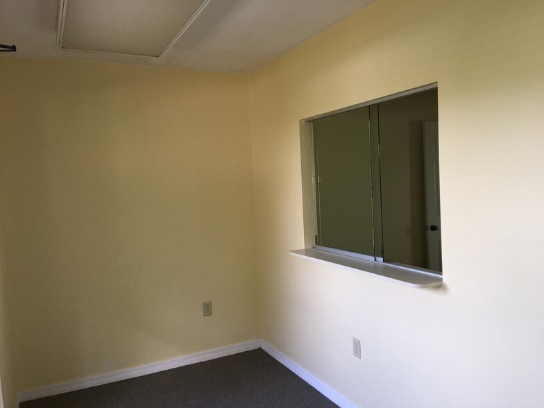 More Photos Of 27725 Old US Highway 41, Bonita Springs Office For Lease