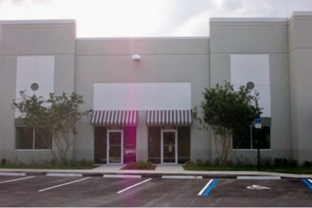 More Photos Of 571 NW Mercantile Pl, Port Saint Lucie Light Manufacturing For Lease