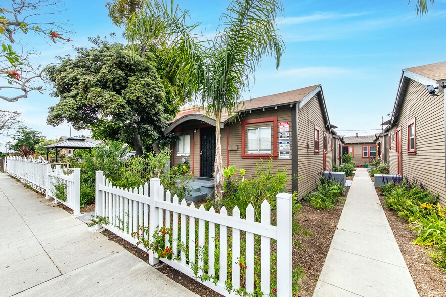 More Photos Of 6729-6731 Middleton St, Huntington Park Apartments For Sale