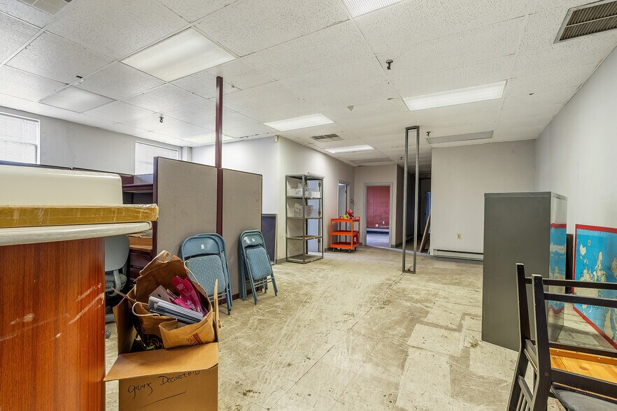 More Photos Of 232 Division St, Kingston Warehouse For Lease