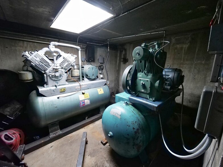 More Photos Of 5000 W Cermak Rd, Cicero Auto Repair For Sale