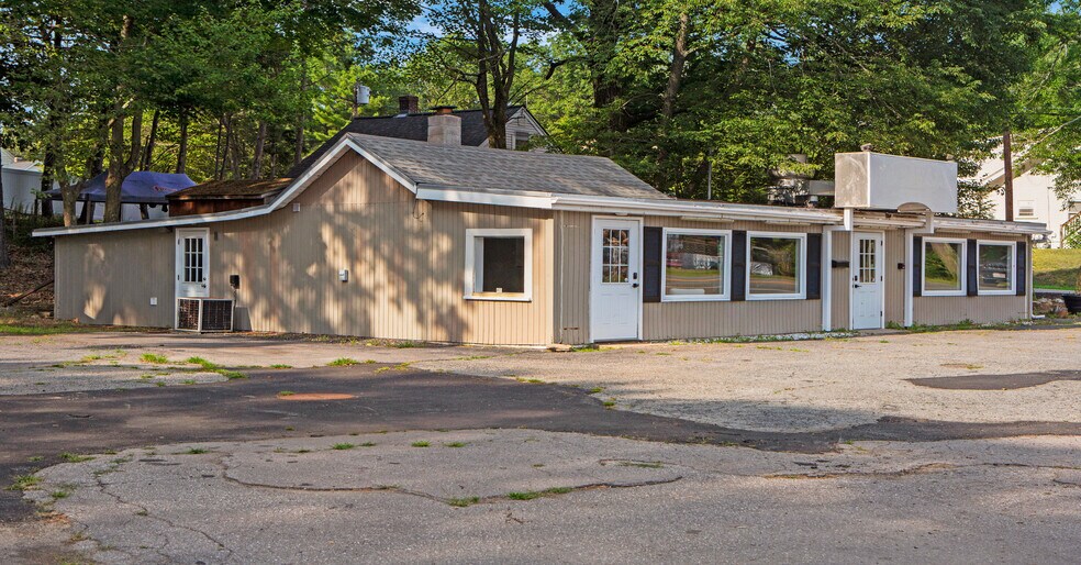 More Photos Of 165 Massachusetts Ave, Lunenburg Fast Food For Sale