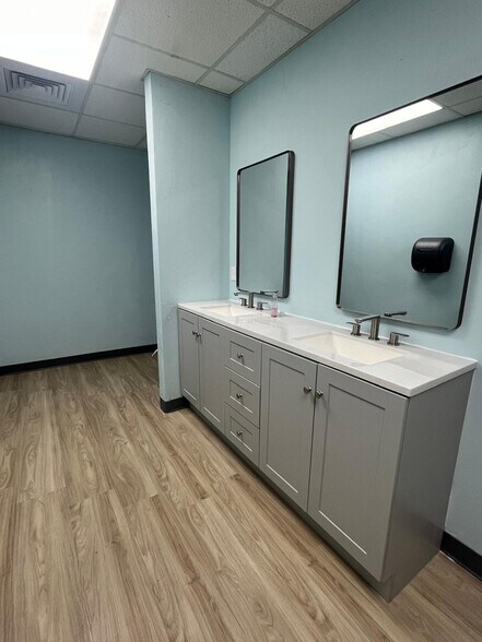 More Photos Of 2600 K Ave, Plano Office For Lease