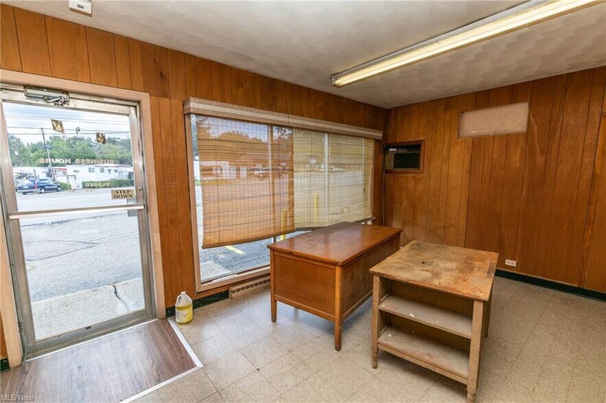 More Photos Of 899 S Canton Rd, Akron Light Distribution For Sale
