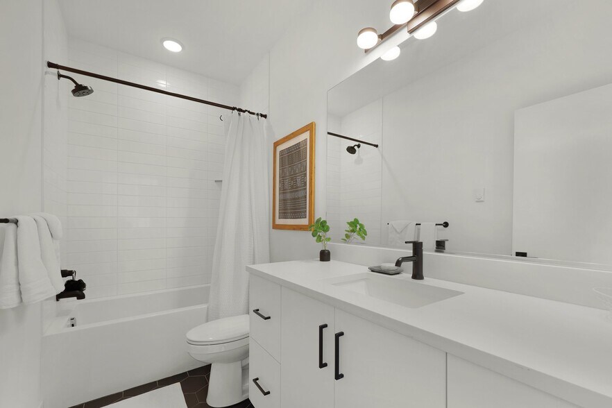 More Photos Of 1375 N Wygant ST, Portland Apartments For Sale