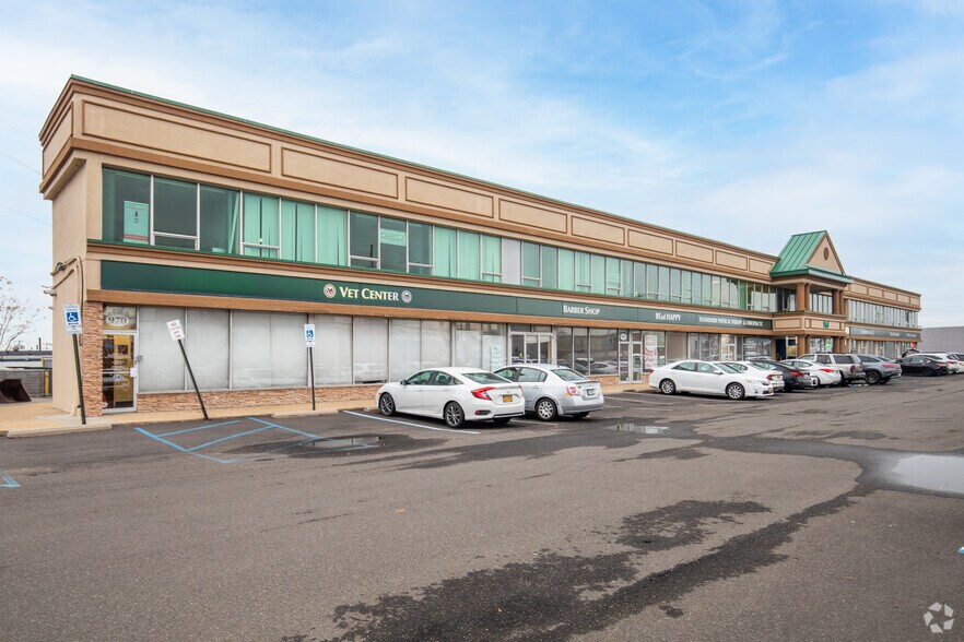 960 S Broadway, Hicksville, NY 11801 Medical Office For Lease