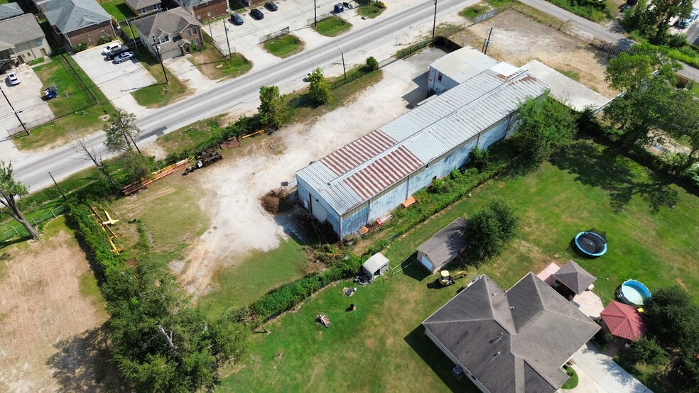 More Photos Of 5814 E Mt Houston Rd, Houston Warehouse For Lease