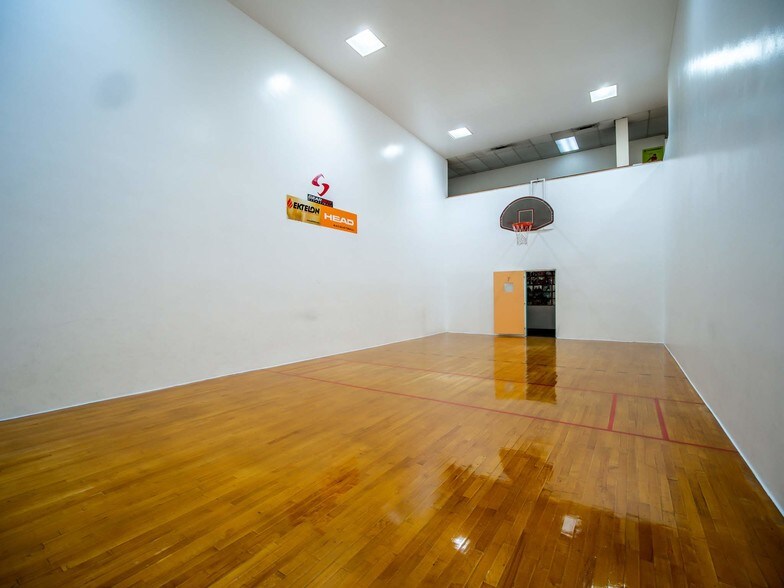 More Photos Of 754 Beaver Ruin Rd NW, Lilburn Freestanding For Lease