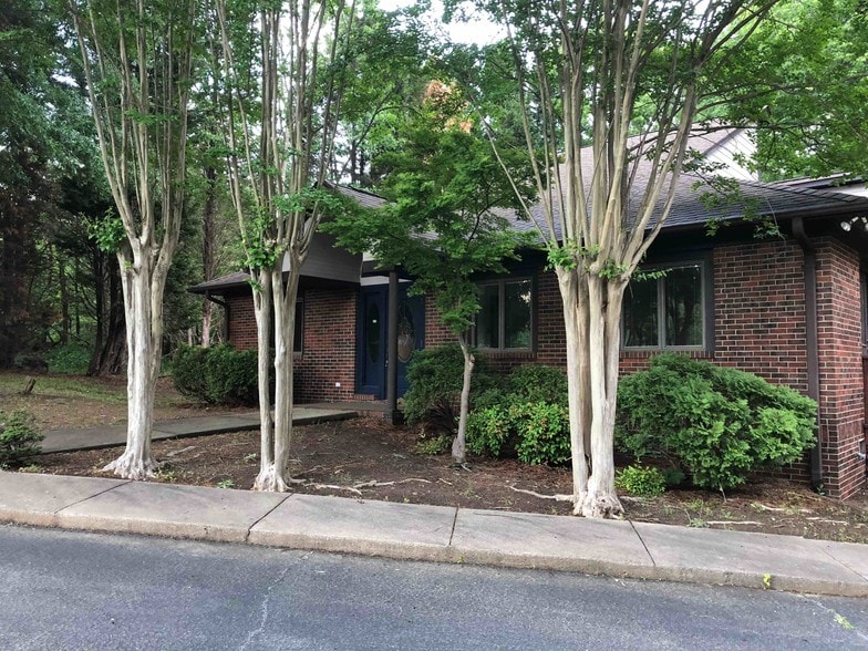 More Photos Of 114 S Park Ter, Eden Medical For Sale