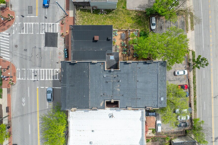 More Photos Of 2015 Madison rd, Cincinnati Storefront Retail Residential For Lease