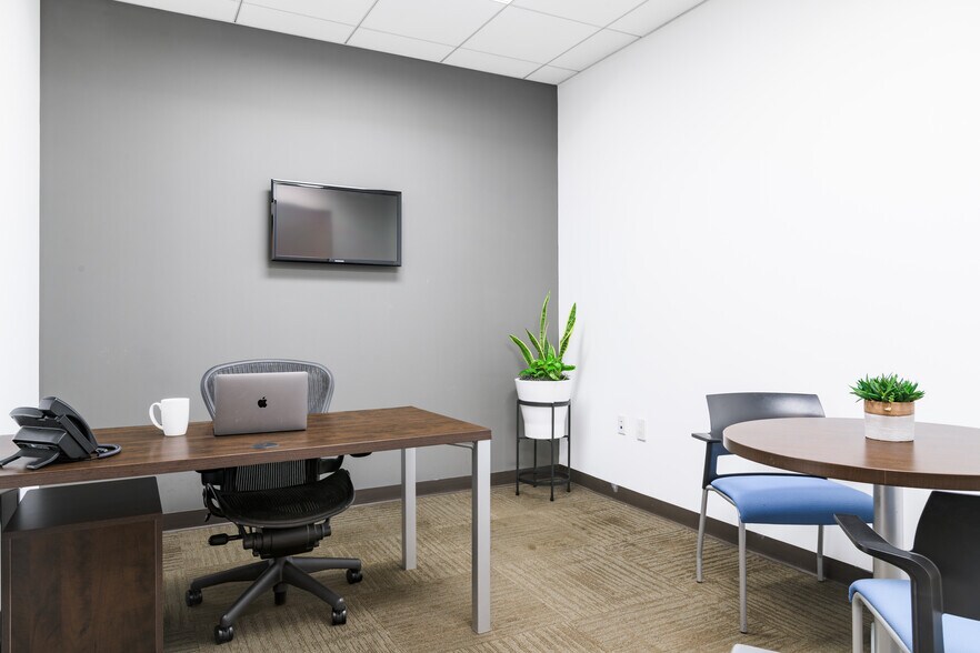 More Photos Of 535 Fifth Ave, New York Coworking Space