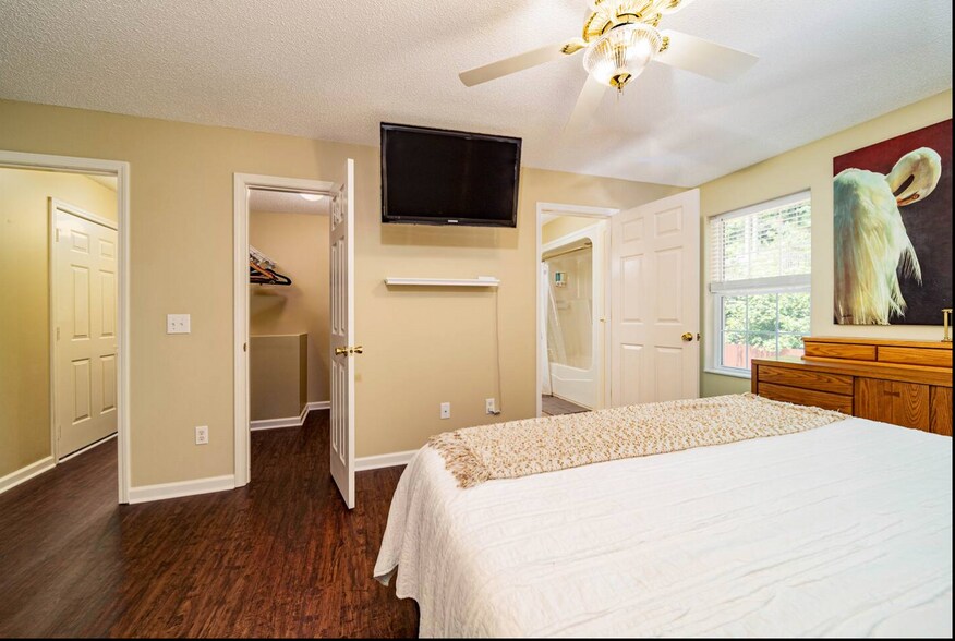 More Photos Of 84-86 Benson Rd, Travelers Rest Specialty For Sale